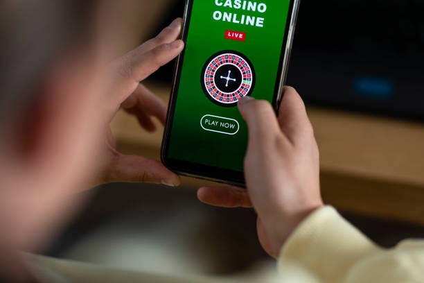 Live dealer at Lightning Baccarat table with multi-camera angles showing cards and betting layout on ratutoto login