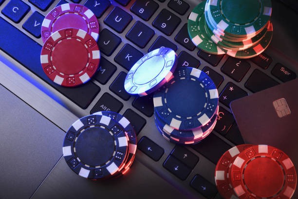 PMGC tournament bracket displayed alongside ratutoto login live roulette table on split-screen mobile interface